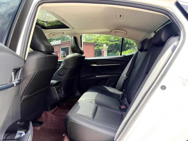 Toyota Camry 2024 2.0GVP Luxury Edition exterior photo 4 Toyota Camry 2024 2.0GVP Luxury Edition exterior photo 4