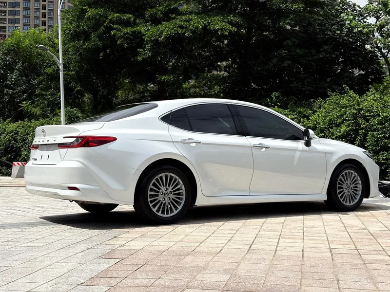Toyota Camry 2024 2.0GVP Luxury Edition interior photo 8 Toyota Camry 2024 2.0GVP Luxury Edition interior photo 8