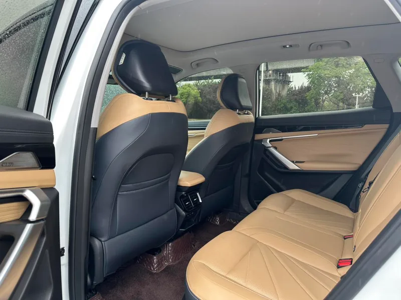 Geely Boyue L 2023 2.0TD DCT Flagship interior photo 9 Geely Boyue L 2023 2.0TD DCT Flagship interior photo 9