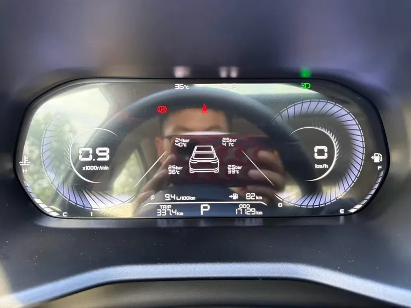 Geely Emgrand 2022 4th Gen 1.5L CVT Premium Trim interior photo 15 Geely Emgrand 2022 4th Gen 1.5L CVT Premium Trim interior photo 15