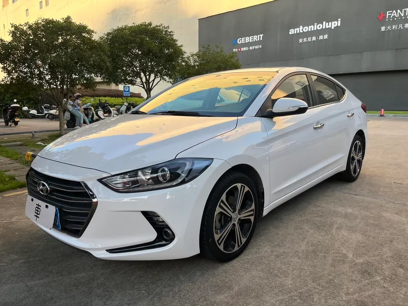 Hyundai Elantra Lingdong 2018 1.4T Dual-clutch dazzle vitality type exterior photo 1 Hyundai Elantra Lingdong 2018 1.4T Dual-clutch dazzle vitality type exterior photo 1