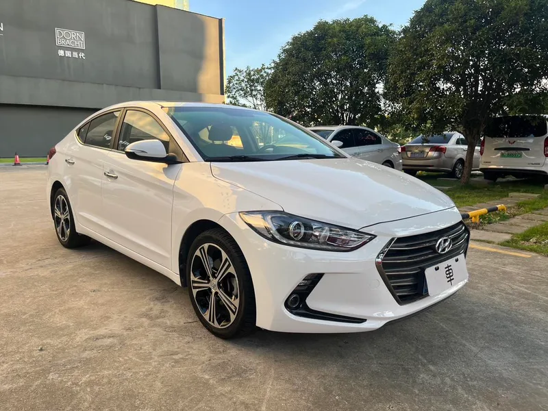 Hyundai Elantra Lingdong 2018 1.4T Dual-clutch dazzle vitality type exterior photo 3 Hyundai Elantra Lingdong 2018 1.4T Dual-clutch dazzle vitality type exterior photo 3