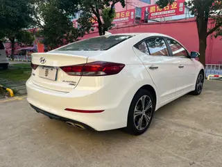 Hyundai Elantra Lingdong 2018 1.4T Dual-clutch dazzle vitality type exterior photo 5 Hyundai Elantra Lingdong 2018 1.4T Dual-clutch dazzle vitality type exterior photo 5