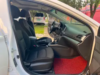Hyundai Elantra Lingdong 2018 1.4T Dual-clutch dazzle vitality type exterior photo 9 Hyundai Elantra Lingdong 2018 1.4T Dual-clutch dazzle vitality type exterior photo 9