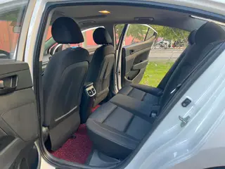 Hyundai Elantra Lingdong 2018 1.4T Dual-clutch dazzle vitality type interior photo 14 Hyundai Elantra Lingdong 2018 1.4T Dual-clutch dazzle vitality type interior photo 14