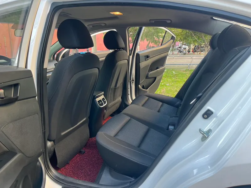 Hyundai Elantra Lingdong 2018 1.4T Dual-clutch dazzle vitality type interior photo 14 Hyundai Elantra Lingdong 2018 1.4T Dual-clutch dazzle vitality type interior photo 14