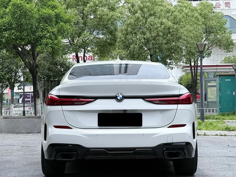 BMW 2 Series 2023 225i Four-door coupe M Sports suit interior photo 15 BMW 2 Series 2023 225i Four-door coupe M Sports suit interior photo 15
