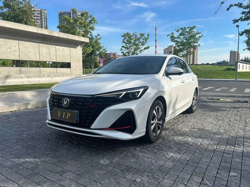 Changan Eado 2024 PLUS 1.4T DCT Высокоэнергетическая версия экстерьер фото 1 Changan Eado 2024 PLUS 1.4T DCT Высокоэнергетическая версия экстерьер фото 1