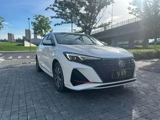 Changan Eado 2024 PLUS 1.4T DCT Высокоэнергетическая версия экстерьер фото 3 Changan Eado 2024 PLUS 1.4T DCT Высокоэнергетическая версия экстерьер фото 3