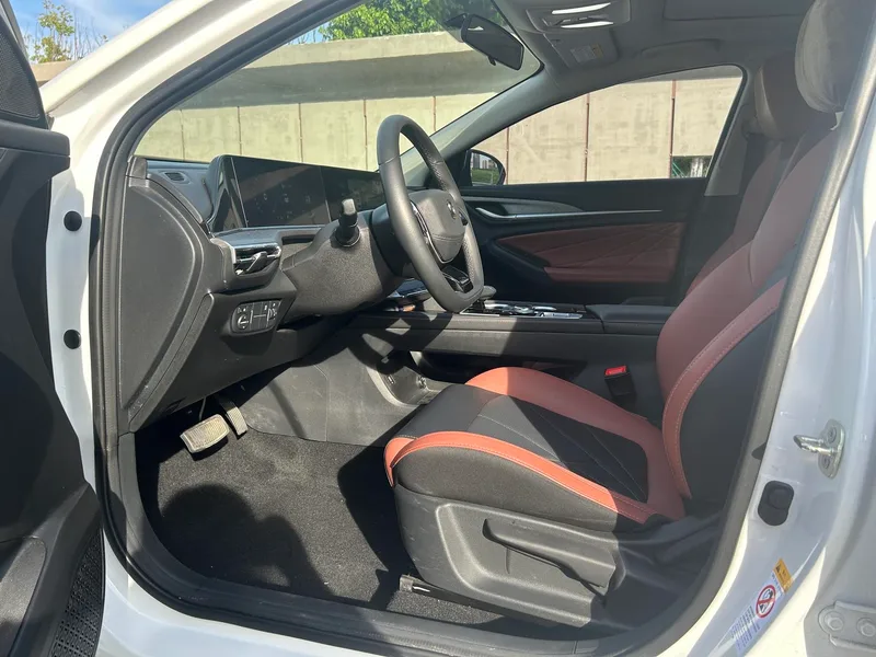 Changan Eado 2024 PLUS 1.4T DCT Высокоэнергетическая версия экстерьер фото 4 Changan Eado 2024 PLUS 1.4T DCT Высокоэнергетическая версия экстерьер фото 4