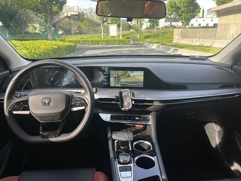 Changan Eado 2024 PLUS 1.4T DCT Высокоэнергетическая версия интерьер фото 6 Changan Eado 2024 PLUS 1.4T DCT Высокоэнергетическая версия интерьер фото 6