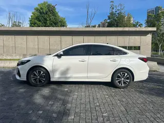 Changan Eado 2024 PLUS 1.4T DCT Высокоэнергетическая версия интерьер фото 7 Changan Eado 2024 PLUS 1.4T DCT Высокоэнергетическая версия интерьер фото 7
