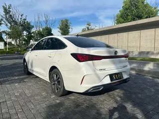 Changan Eado 2024 PLUS 1.4T DCT Высокоэнергетическая версия интерьер фото 8 Changan Eado 2024 PLUS 1.4T DCT Высокоэнергетическая версия интерьер фото 8