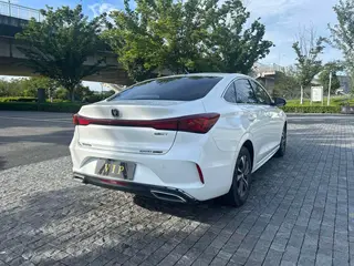 Changan Eado 2024 PLUS 1.4T DCT Высокоэнергетическая версия интерьер фото 10 Changan Eado 2024 PLUS 1.4T DCT Высокоэнергетическая версия интерьер фото 10