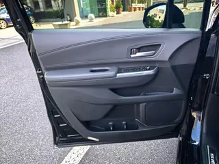 Toyota Sienna 2024 Dual Power 2.5L Four-wheel drive Premium Edition interior photo 17 Toyota Sienna 2024 Dual Power 2.5L Four-wheel drive Premium Edition interior photo 17