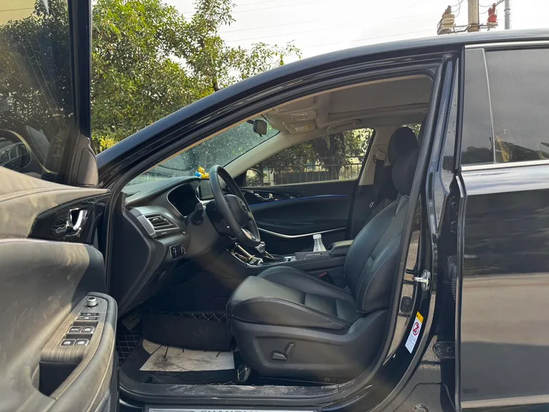 Changan Raeton CC 2021 Blue Whale Edition 1.5T DCT Premium Trim interior photo 9