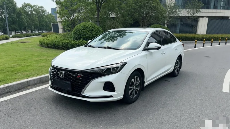 Changan Eado 2021 PLUS Ballena azul NE 1.4T GDI DCT Acabado premium exterior foto 1 Changan Eado 2021 PLUS Ballena azul NE 1.4T GDI DCT Acabado premium exterior foto 1