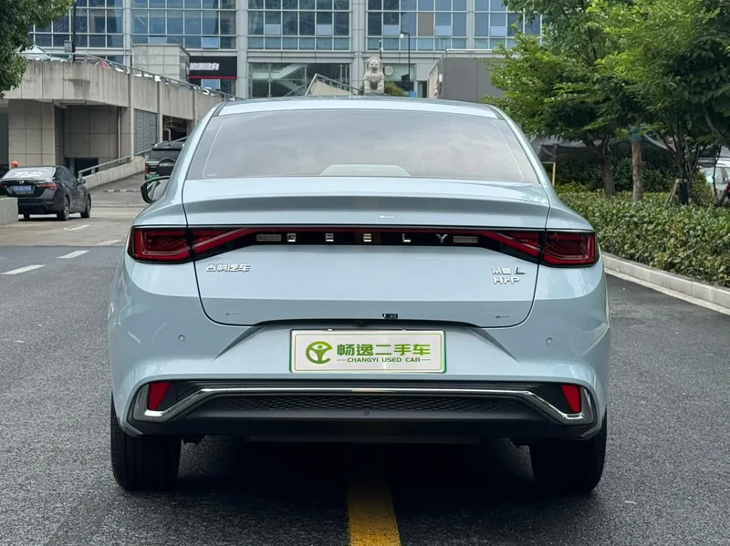 Geely Emgrand L HiP 2024 1.5TD-DHT Pro Champion Edition 100KM Transcendent exterior photo 4 Geely Emgrand L HiP 2024 1.5TD-DHT Pro Champion Edition 100KM Transcendent exterior photo 4
