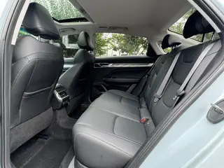 Geely Emgrand L HiP 2024 1.5TD-DHT Pro Champion Edition 100KM Transcendent interior photo 14 Geely Emgrand L HiP 2024 1.5TD-DHT Pro Champion Edition 100KM Transcendent interior photo 14