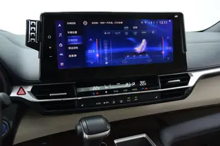 Toyota Granvia 2023 Intelligent electric hybrid double engine 2.5L Noble PLUS interior photo 14 Toyota Granvia 2023 Intelligent electric hybrid double engine 2.5L Noble PLUS interior photo 14