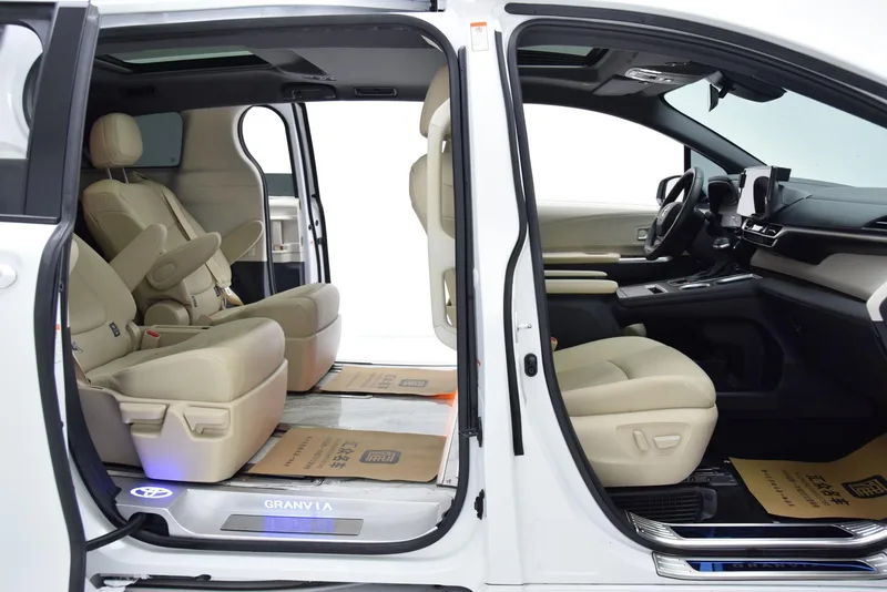 Toyota Granvia 2023 Intelligent electric hybrid double engine 2.5L Noble PLUS interior photo 20 Toyota Granvia 2023 Intelligent electric hybrid double engine 2.5L Noble PLUS interior photo 20