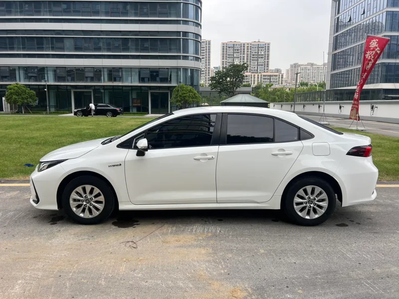 Toyota Corolla 2021 Dual Power 1.8L E-CVT Pioneer Edition exterior photo 3 Toyota Corolla 2021 Dual Power 1.8L E-CVT Pioneer Edition exterior photo 3