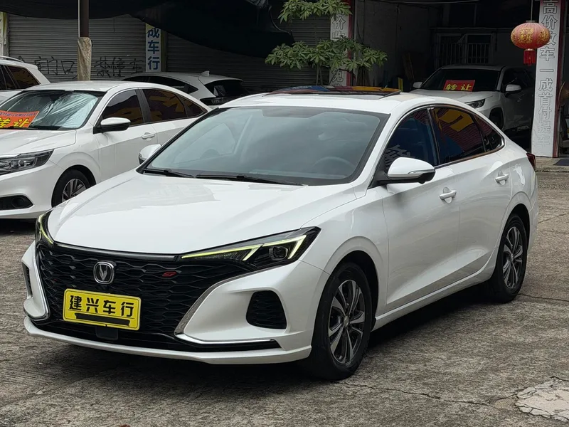 Changan Eado 2021 PLUS Ballena azul NE 1.4T GDI DCT Acabado premium exterior foto 1 Changan Eado 2021 PLUS Ballena azul NE 1.4T GDI DCT Acabado premium exterior foto 1