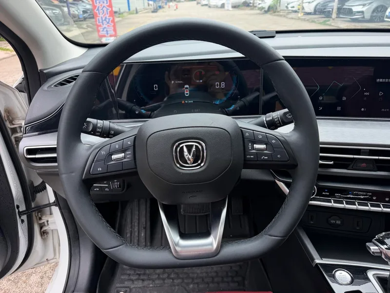 Changan Eado 2021 PLUS Ballena azul NE 1.4T GDI DCT Acabado premium exterior foto 7 Changan Eado 2021 PLUS Ballena azul NE 1.4T GDI DCT Acabado premium exterior foto 7