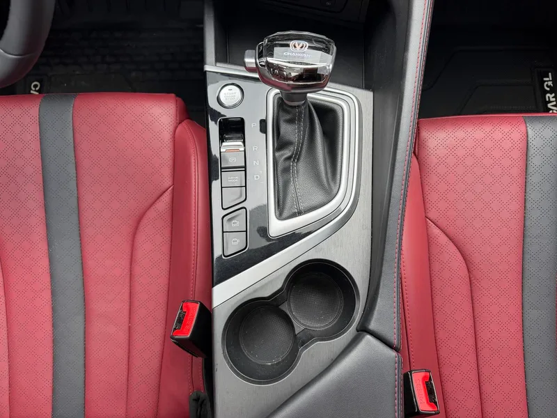 Changan Eado 2021 PLUS Ballena azul NE 1.4T GDI DCT Acabado premium interior foto 12 Changan Eado 2021 PLUS Ballena azul NE 1.4T GDI DCT Acabado premium interior foto 12