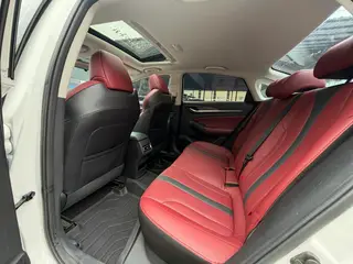 Changan Eado 2021 PLUS Ballena azul NE 1.4T GDI DCT Acabado premium interior foto 14 Changan Eado 2021 PLUS Ballena azul NE 1.4T GDI DCT Acabado premium interior foto 14