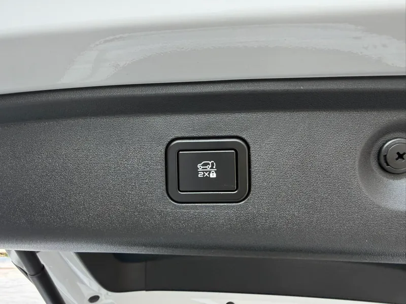 Changan CS75 PLUS 2025 Fourth generation 1.5T New Blue Whale Wisdom Enjoy interior photo 8 Changan CS75 PLUS 2025 Fourth generation 1.5T New Blue Whale Wisdom Enjoy interior photo 8