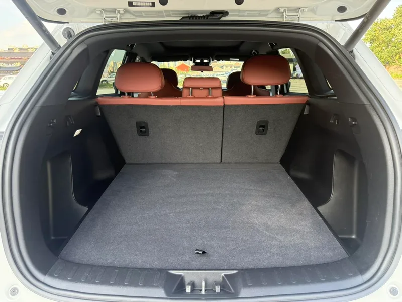 Changan CS75 PLUS 2025 Fourth generation 1.5T New Blue Whale Wisdom Enjoy interior photo 9 Changan CS75 PLUS 2025 Fourth generation 1.5T New Blue Whale Wisdom Enjoy interior photo 9