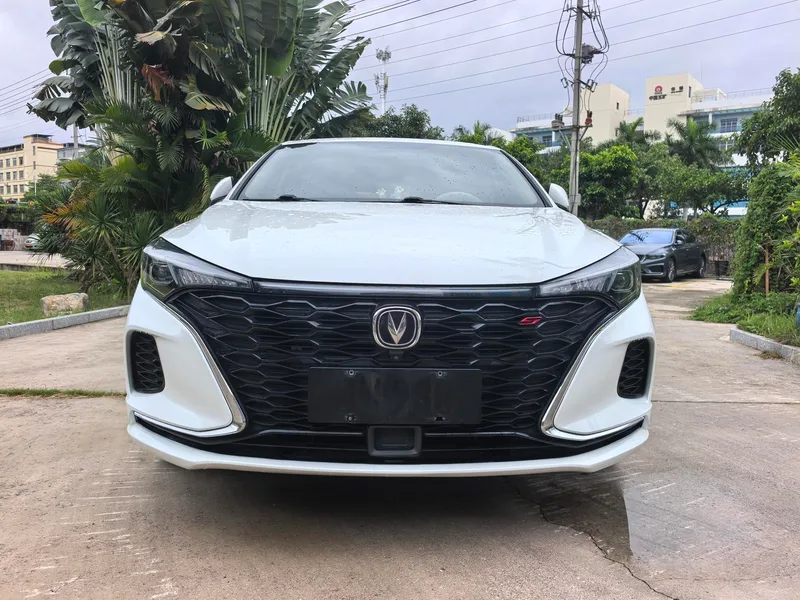 Changan Eado 2021 PLUS Blue whale NE 1.4T GDI DCT Flagship exterior photo 2 Changan Eado 2021 PLUS Blue whale NE 1.4T GDI DCT Flagship exterior photo 2