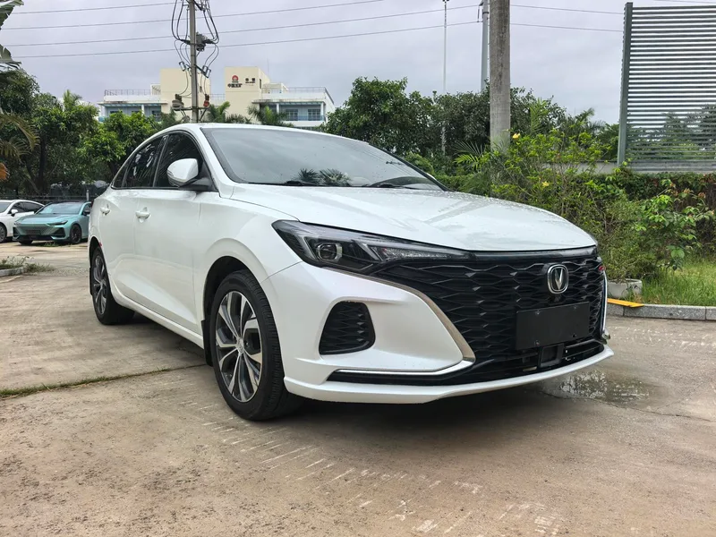 Changan Eado 2021 PLUS Blue whale NE 1.4T GDI DCT Flagship exterior photo 3 Changan Eado 2021 PLUS Blue whale NE 1.4T GDI DCT Flagship exterior photo 3