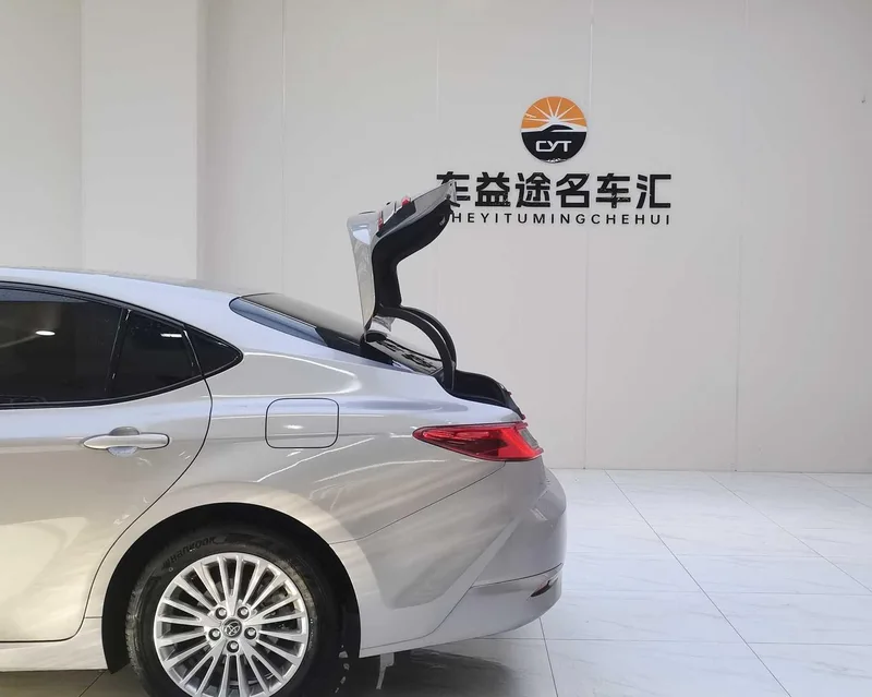 Toyota Camry 2024 Dual Power 2.0HE Elite Edition interior photo 11 Toyota Camry 2024 Dual Power 2.0HE Elite Edition interior photo 11