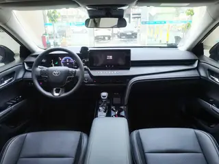 Toyota Camry 2024 Dual Power 2.0HE Elite Edition interior photo 15 Toyota Camry 2024 Dual Power 2.0HE Elite Edition interior photo 15