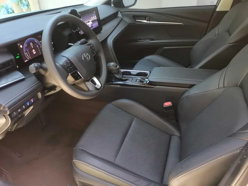 Toyota Camry 2024 Dual Power 2.0HE Elite Edition interior photo 16 Toyota Camry 2024 Dual Power 2.0HE Elite Edition interior photo 16