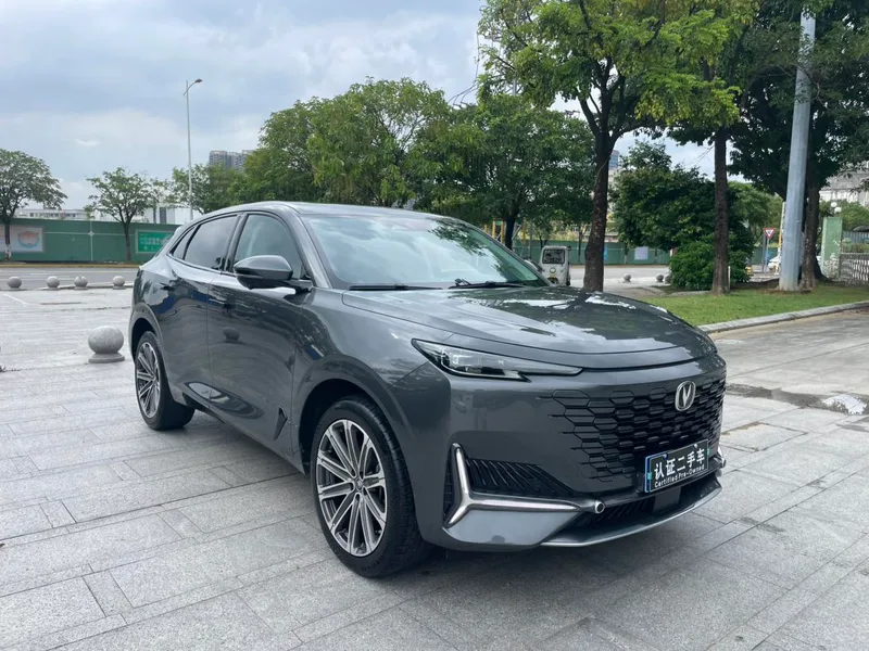 Changan UNI-K 2021 2.0T Премиальная комплектация экстерьер фото 3 Changan UNI-K 2021 2.0T Премиальная комплектация экстерьер фото 3