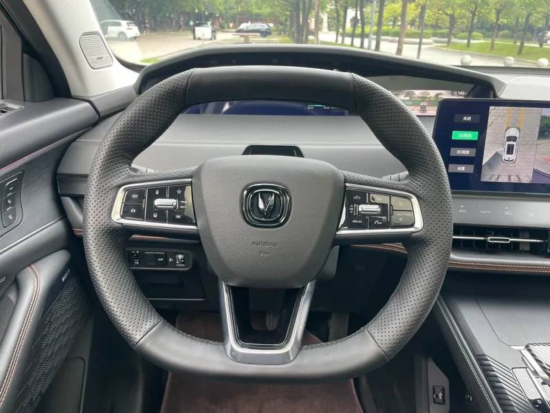 Changan UNI-K 2021 2.0T Премиальная комплектация интерьер фото 15 Changan UNI-K 2021 2.0T Премиальная комплектация интерьер фото 15