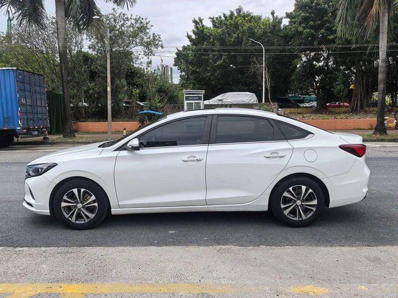 Changan Eado 2021 PLUS 1.6L GDI CVT Luxury type exterior photo 4 Changan Eado 2021 PLUS 1.6L GDI CVT Luxury type exterior photo 4