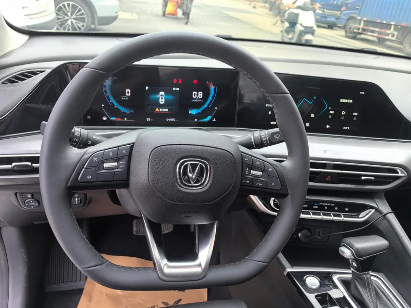Changan Eado 2021 PLUS 1.6L GDI CVT Luxury type interior photo 13 Changan Eado 2021 PLUS 1.6L GDI CVT Luxury type interior photo 13