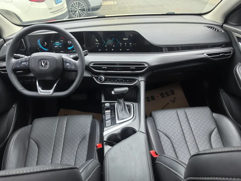 Changan Eado 2021 PLUS 1.6L GDI CVT Luxury type interior photo 16 Changan Eado 2021 PLUS 1.6L GDI CVT Luxury type interior photo 16