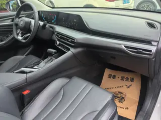 Changan Eado 2021 PLUS 1.6L GDI CVT Luxury type interior photo 19 Changan Eado 2021 PLUS 1.6L GDI CVT Luxury type interior photo 19