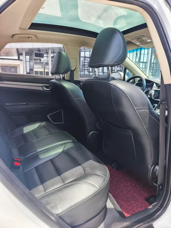 Geely Emgrand GS 2018 Sports version 1.8L Automatic Collar Type interior photo 12 Geely Emgrand GS 2018 Sports version 1.8L Automatic Collar Type interior photo 12