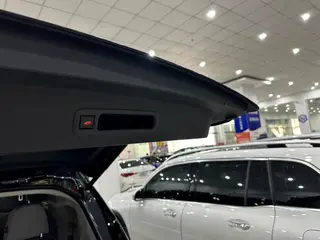Toyota Granvia 2023 Motor doble híbrido eléctrico inteligente 2.5L Edición de lujo interior foto 11 Toyota Granvia 2023 Motor doble híbrido eléctrico inteligente 2.5L Edición de lujo interior foto 11