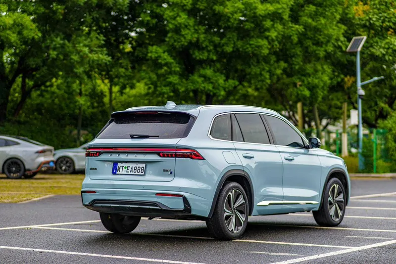 Geely Monjaro 2022 1.5T Thor Hi·F Oil-electric hybrid version Super Swift exterior photo 5 Geely Monjaro 2022 1.5T Thor Hi·F Oil-electric hybrid version Super Swift exterior photo 5