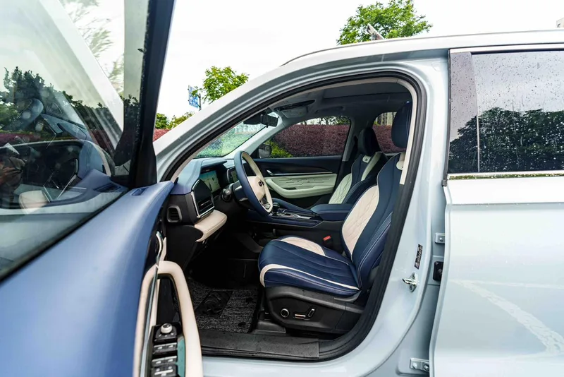 Geely Monjaro 2022 1.5T Thor Hi·F Oil-electric hybrid version Super Swift interior photo 9 Geely Monjaro 2022 1.5T Thor Hi·F Oil-electric hybrid version Super Swift interior photo 9