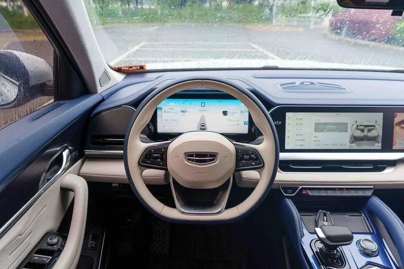 Geely Monjaro 2022 1.5T Thor Hi·F Oil-electric hybrid version Super Swift interior photo 12 Geely Monjaro 2022 1.5T Thor Hi·F Oil-electric hybrid version Super Swift interior photo 12