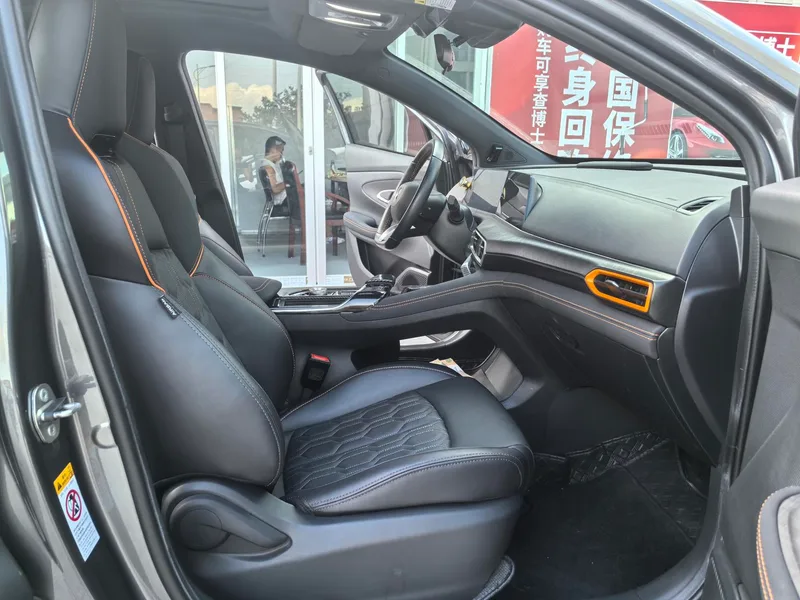 Changan UNI-T 2022 1.5T Sports version Premium Trim interior photo 13 Changan UNI-T 2022 1.5T Sports version Premium Trim interior photo 13