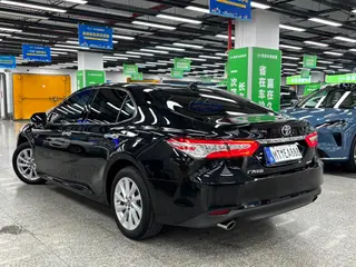 Toyota Camry 2021 2.0G Edición de lujo exterior foto 4 Toyota Camry 2021 2.0G Edición de lujo exterior foto 4